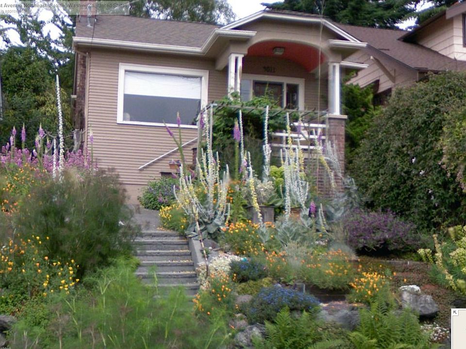 1st image of 4011 1st Ave NE