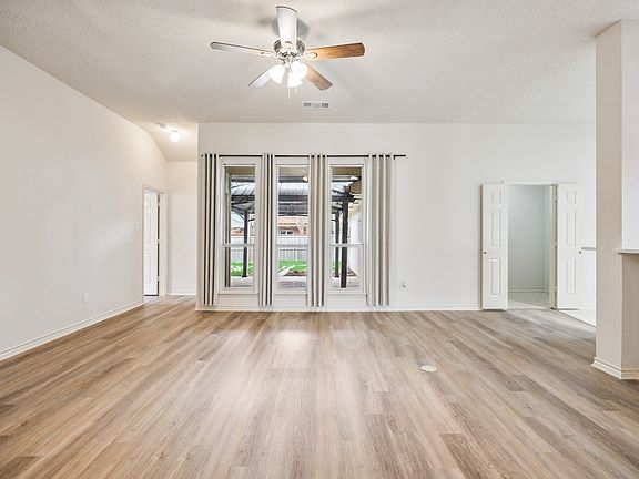 3rd image of 1306 Woodmont Dr