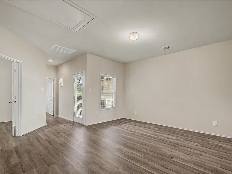 18319 Amalfi Coast Dr — Photo 19