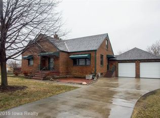 304 Center Ave S, Mitchellville, IA 50169