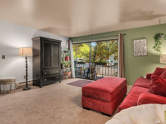 3rd image of 11006 NE 68th St APT 813