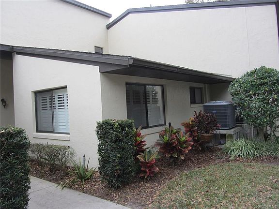2nd image of 1637 SE Paradise Cir W