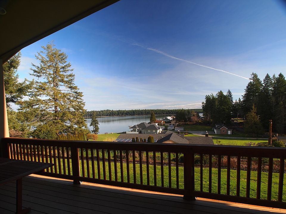 Sunwood railings and columns