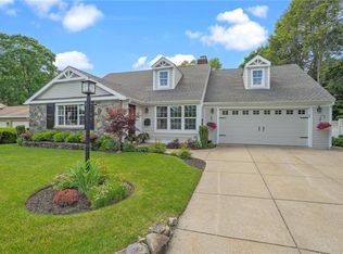 25 King Philip Rd, Pawtucket, RI 02861