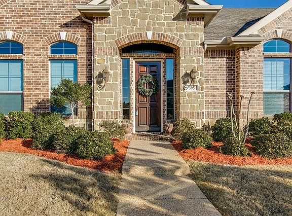 3rd image of 395 Redstone Dr