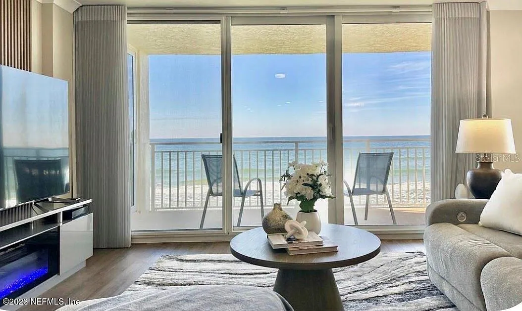 3 bed, 3.0 bath, 1884 sqft, $3,500 — Photo 2