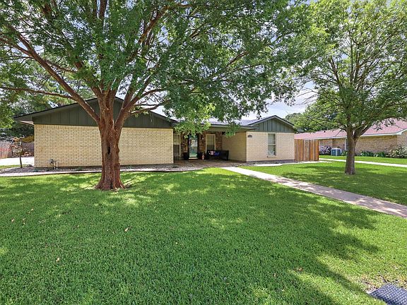 2nd image of 3119 Mimosa Dr