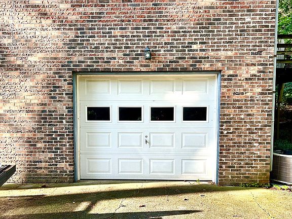 Single wide garage