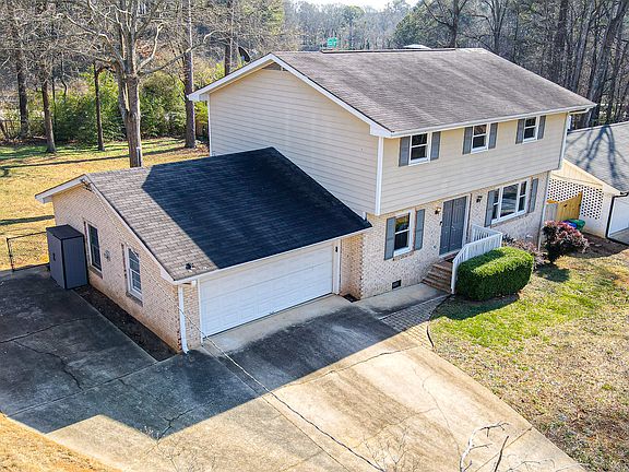 2nd image of 1231 Sanden Ferry Dr