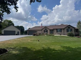 32 Shadow Ridge Ln, Rockford, IL 61107