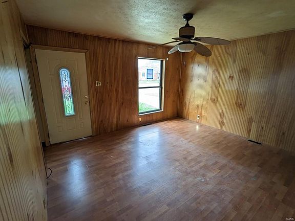 3rd image of 1627 Central Ave