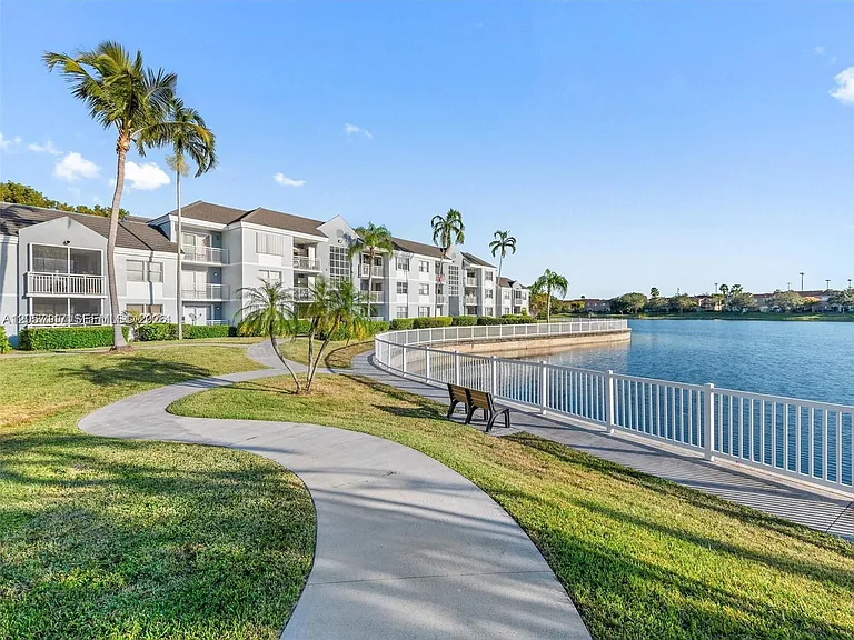 8670 SW 212th St #306 — Photo 4