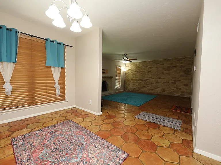 7727 Meadow Park Dr #111 — Photo 17