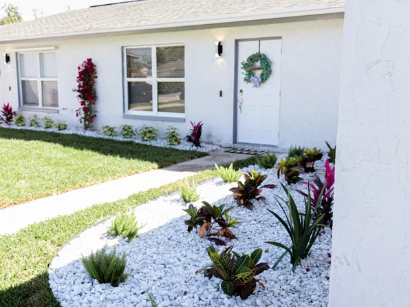 514 98th Ave N, Naples, FL 34108