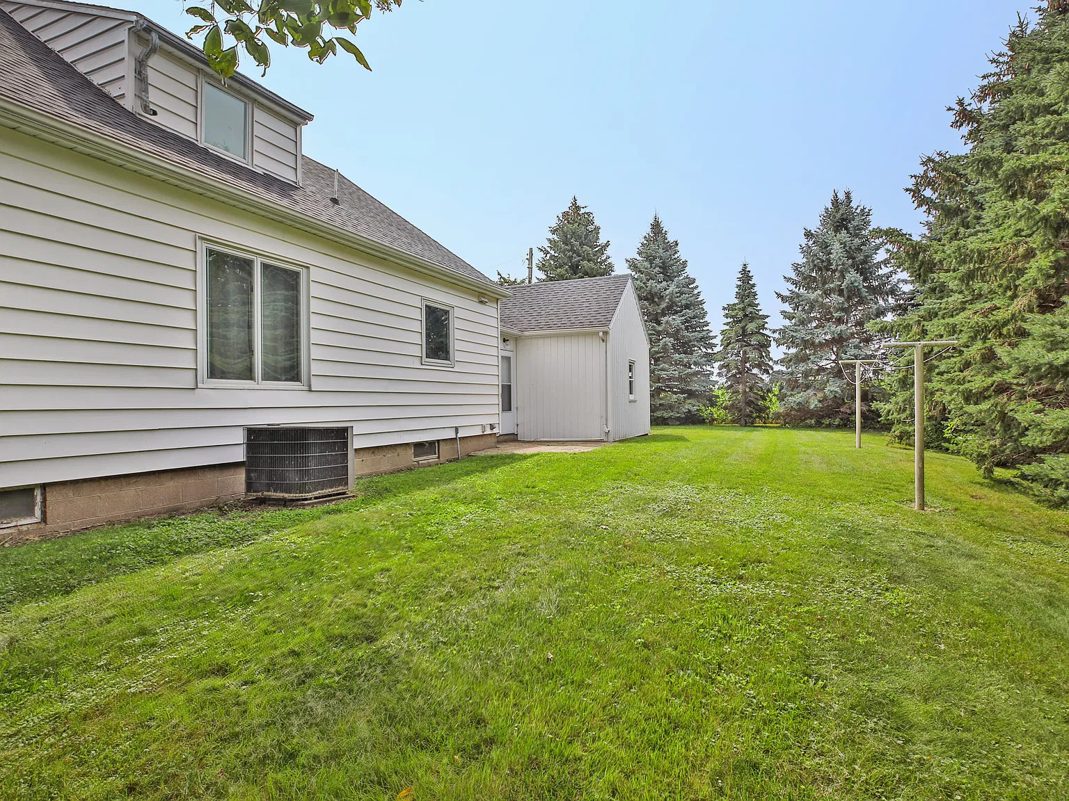4 bed, 1920 sqft, $2,500 — Photo 4