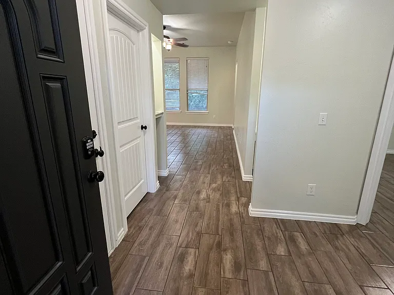 3104 Woodcrest Creek Dr — Photo 4