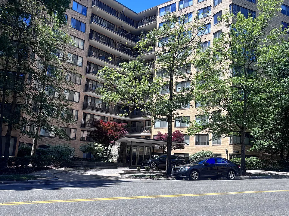 4740 Connecticut Ave NW #610