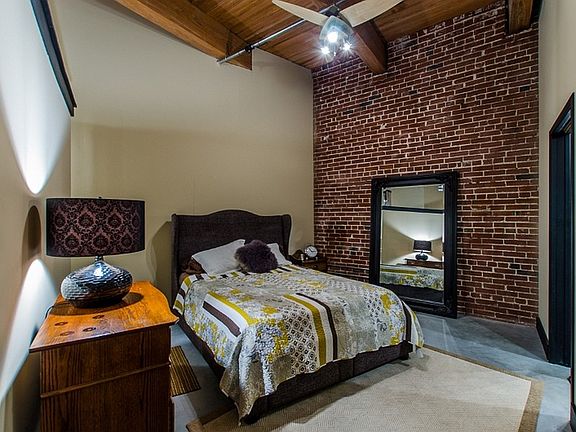 3rd image of 1123 Washington Ave #308
