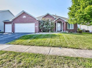2121 Lafayette Dr, Belvidere, IL 61008