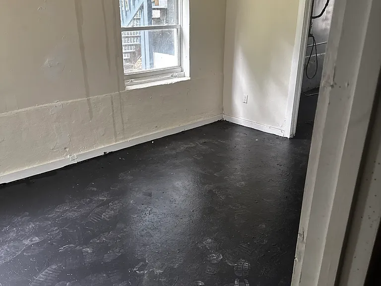 1611 Gray Ave — Photo 13
