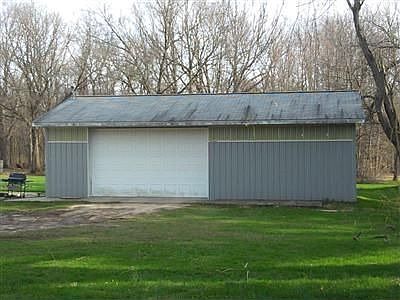 2nd image of 2540 Roosevelt Ave