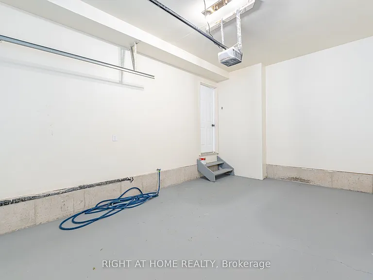 50 Albemarle St — Photo 34
