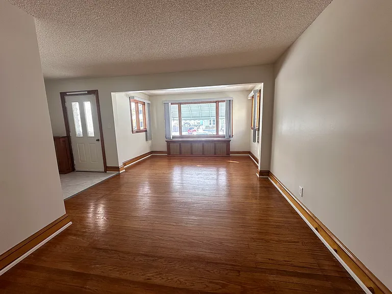 305 S Ogden St — Photo 3