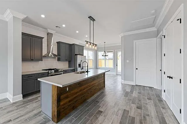 1308 N Sibley St — Photo 4