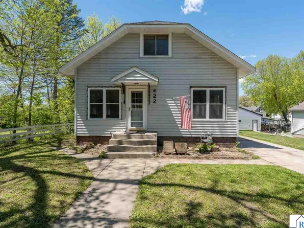 422 S 2nd St, Le Sueur, MN 56058