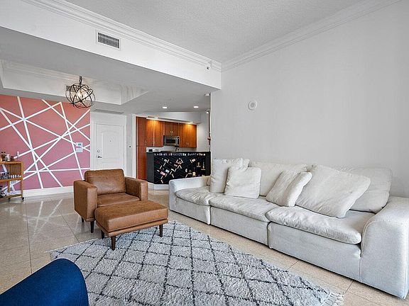 3rd image of 801 S Olive Avenue #1418