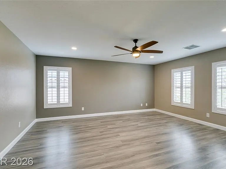 1129 Emanuel St — Photo 39