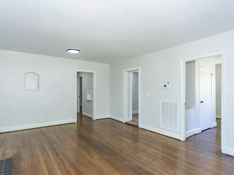 1523 44th St E — Photo 31