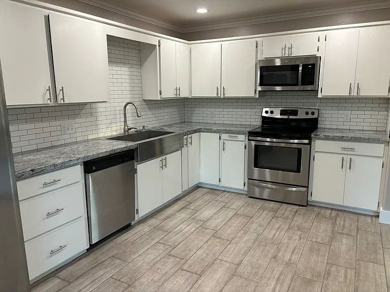 5304 N Hudson Ave — Photo 4