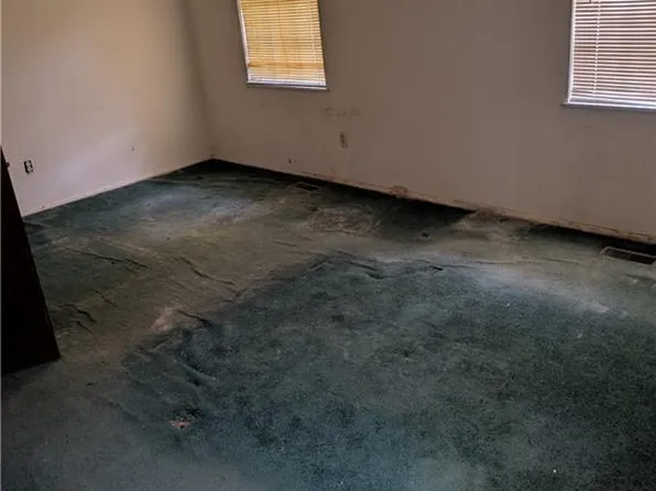 820 Vinton Woods Dr, Forest Park, GA 30297