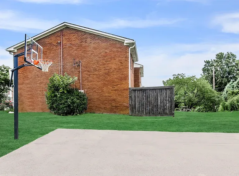 Brentwood Hills Luxury Townhomes — Photo 17