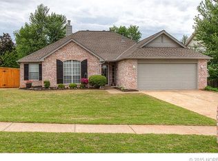 310 W 37th Pl S, Sand Springs, OK 74063