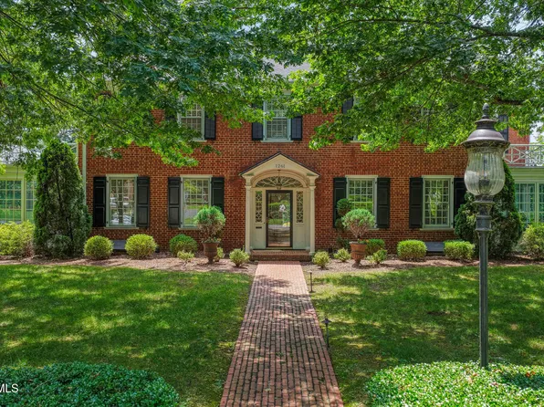 1261 Watauga St, Kingsport, TN 37660