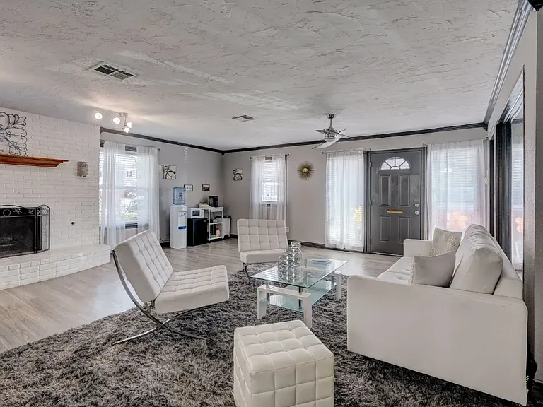 Sterling Park Apartments — Photo 10