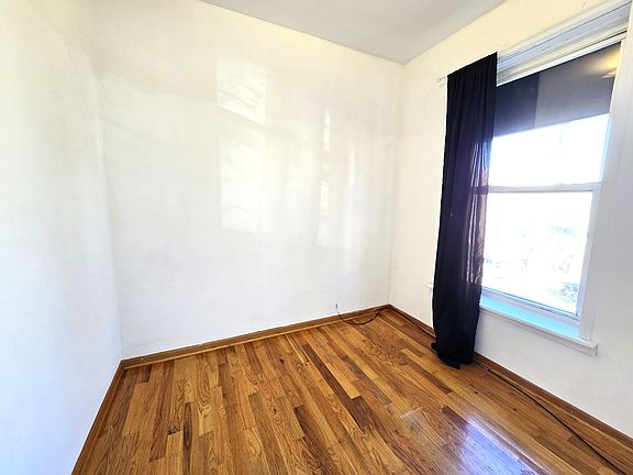 4th image of 4522 S Union Ave Floor 2