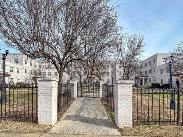 3876 9th St SE APT 302
