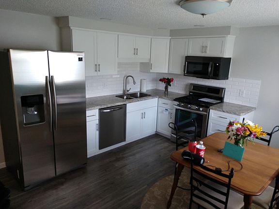 Large Kitchen including appliances