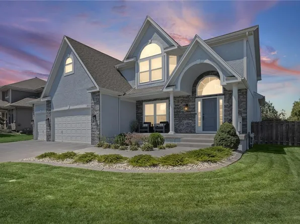 2818 NE Wood Creek Ln, Lees Summit, MO 64086
