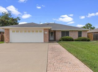 805 Craddock Ct, Smithville, TX 78957