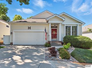 17207 Hickory Plz, Omaha, NE 68130