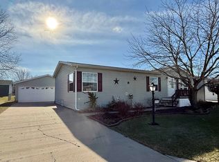 5411 Autumnash Ln, Machesney Park, IL 61115