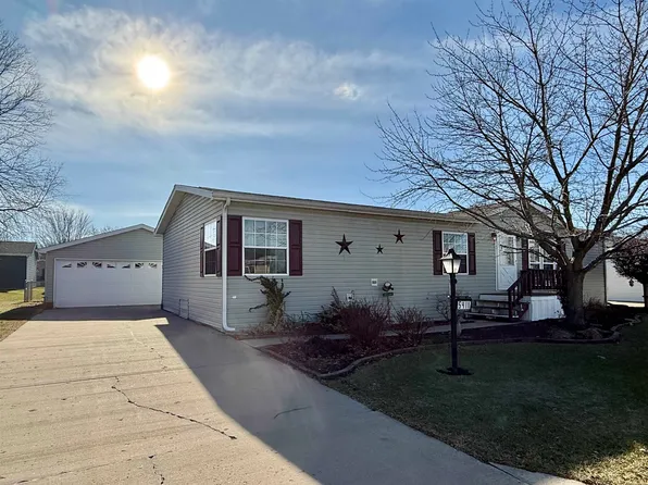 5411 Autumnash Ln, Machesney Park, IL 61115