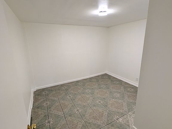4th image of 2721 E 10th St