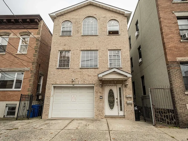 90 Leonard St #2A — Photo 1