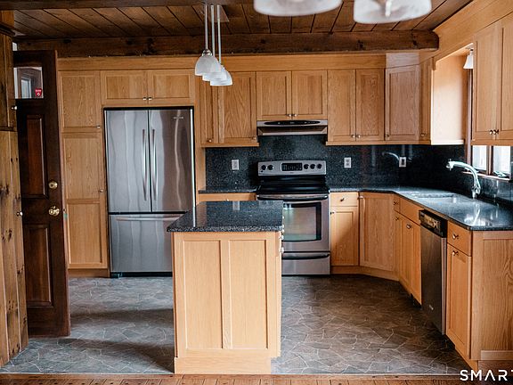 5th image of 228 Ruby Road