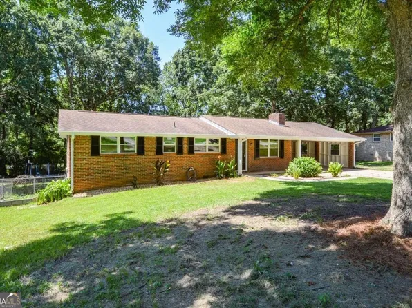 5875 N Bear Dr, Douglasville, GA 30135